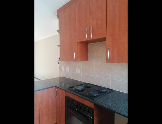 2 BEDROOM TOWNHOUSE FOR SALE IN SONNEVELD